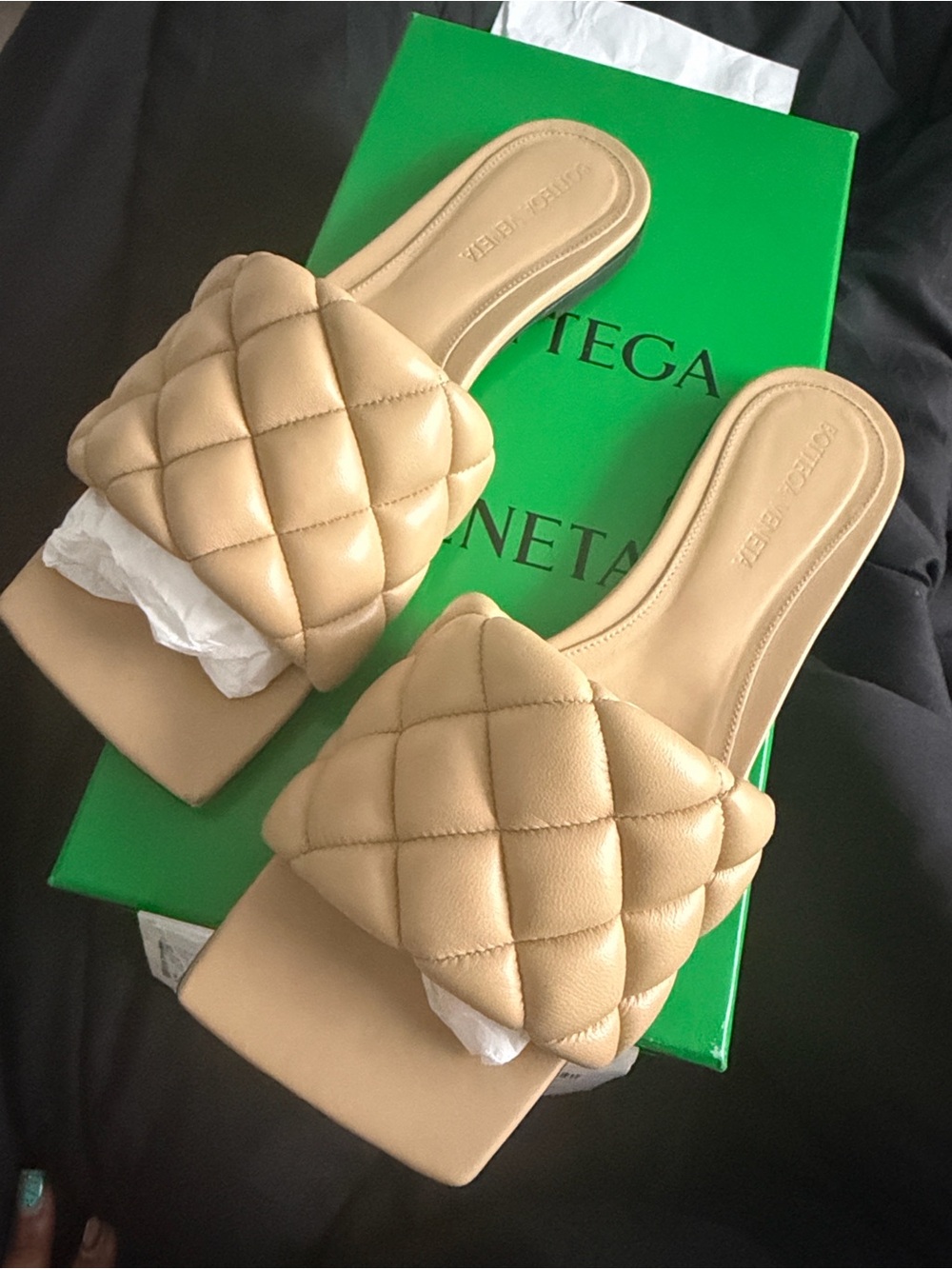 Box with Bottega Veneta branding